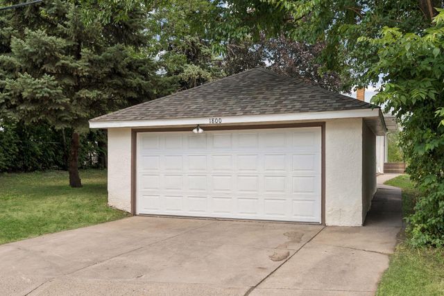 1800 37th Avenue NE, Minneapolis, MN 55421