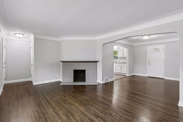1800 37th Avenue NE, Minneapolis, MN 55421