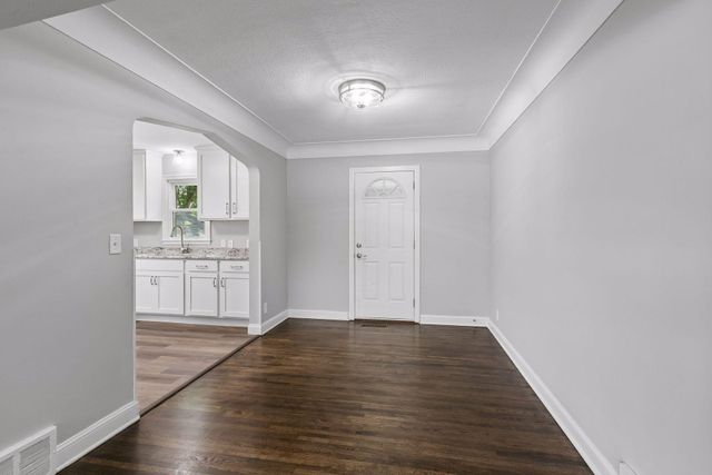 1800 37th Avenue NE, Minneapolis, MN 55421