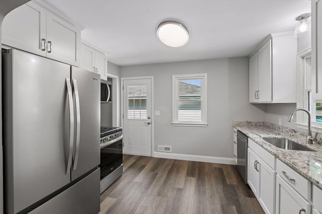 1800 37th Avenue NE, Minneapolis, MN 55421