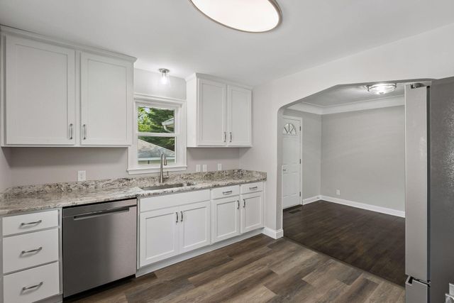 1800 37th Avenue NE, Minneapolis, MN 55421