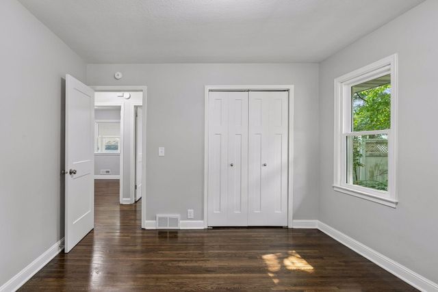 1800 37th Avenue NE, Minneapolis, MN 55421