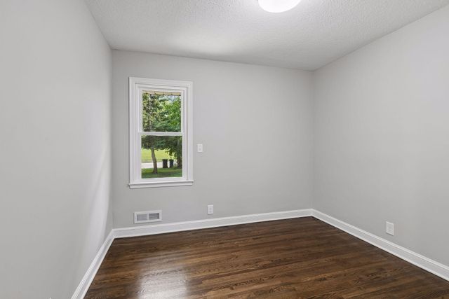 1800 37th Avenue NE, Minneapolis, MN 55421