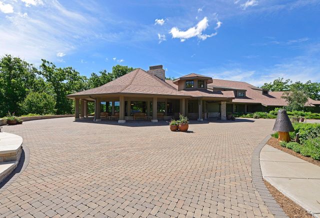 1800 37th Avenue NE, Minneapolis, MN 55421