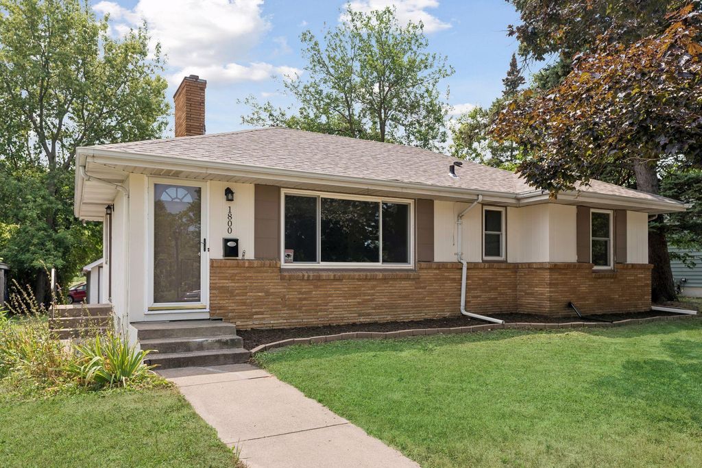 1800 37th Avenue NE, Minneapolis, MN 55421