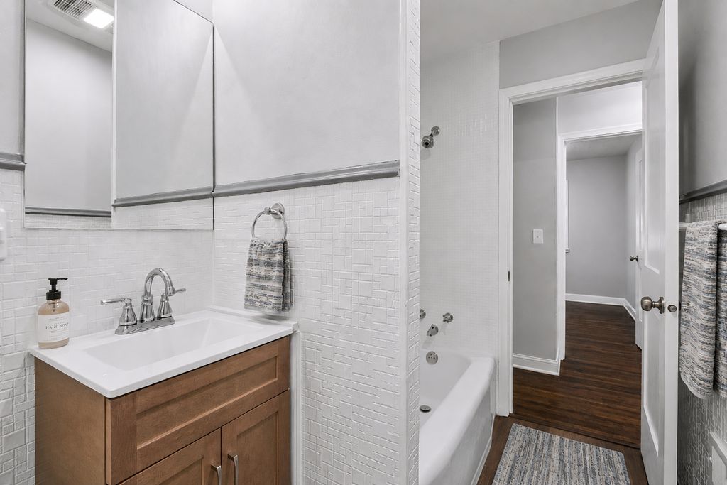 1800 37th Avenue NE, Minneapolis, MN 55421 — photo 5