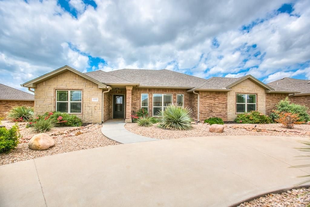 Image 3 of property listing at 4193 Huntleigh Dr, San Angelo, TX 76904