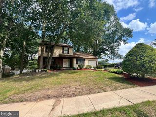 2 WINDMILL DR, Clementon, NJ 08021