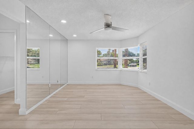 5642 Forest Oaks Terrace, Delray Beach, FL 33484