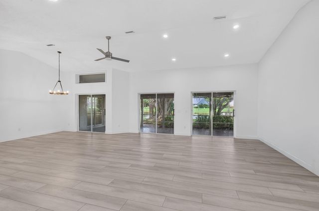 5642 Forest Oaks Terrace, Delray Beach, FL 33484