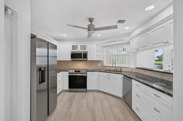5642 Forest Oaks Terrace, Delray Beach, FL 33484
