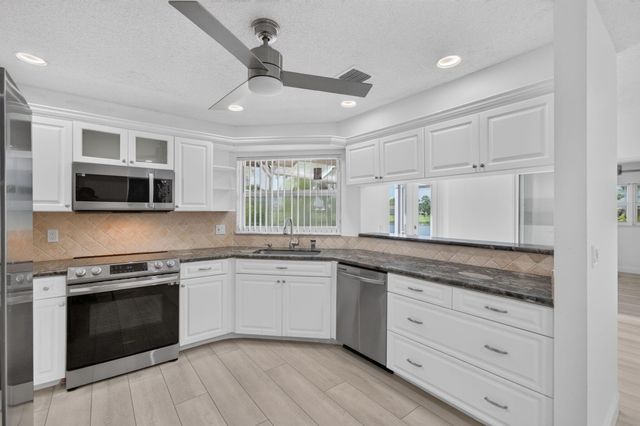 5642 Forest Oaks Terrace, Delray Beach, FL 33484