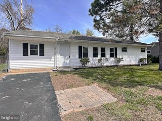 141 N GOVERNORS BOULEVARD, Dover, DE 19901