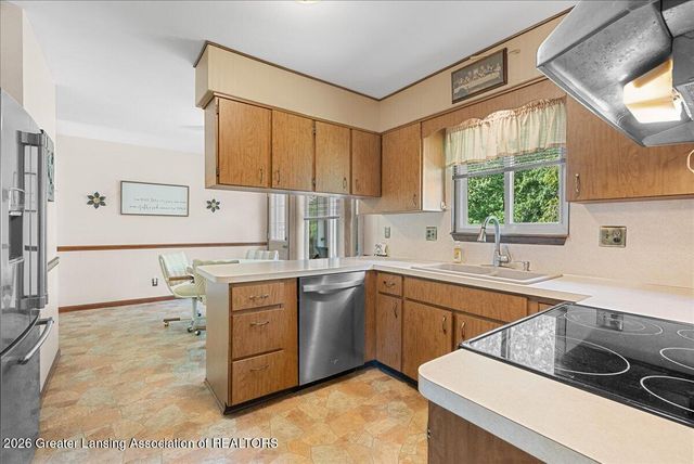 1220 Sandhill Drive, Dewitt, MI 48820