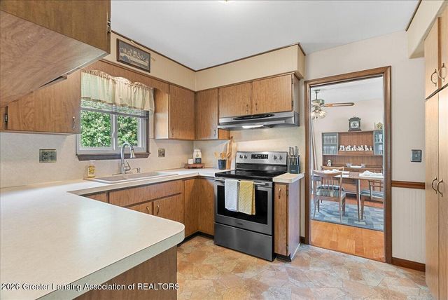 1220 Sandhill Drive, Dewitt, MI 48820