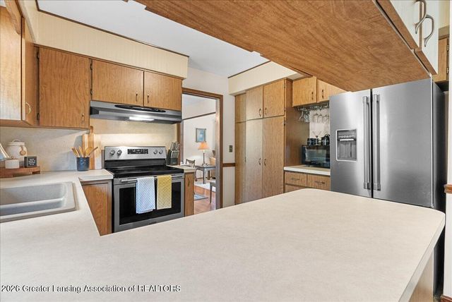 1220 Sandhill Drive, Dewitt, MI 48820