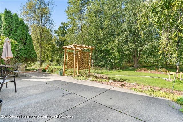 1220 Sandhill Drive, Dewitt, MI 48820