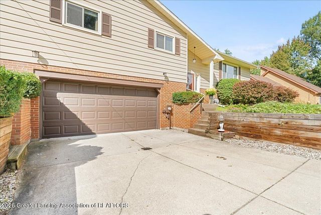 1220 Sandhill Drive, Dewitt, MI 48820