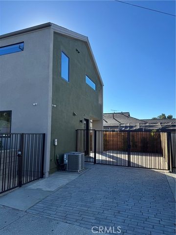 355 Newland, Los Angeles, CA 90042