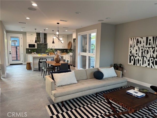 355 Newland, Los Angeles, CA 90042