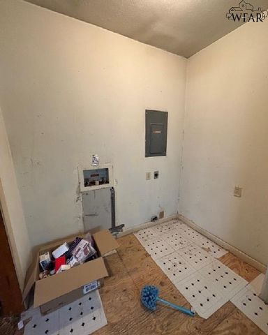 603 N WEST AVENUE, Holliday, TX 76366