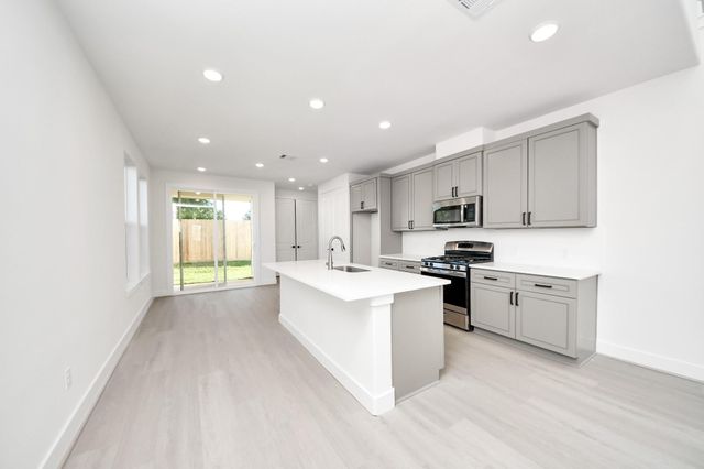 4335 Avron Drive, Stafford, TX 77477