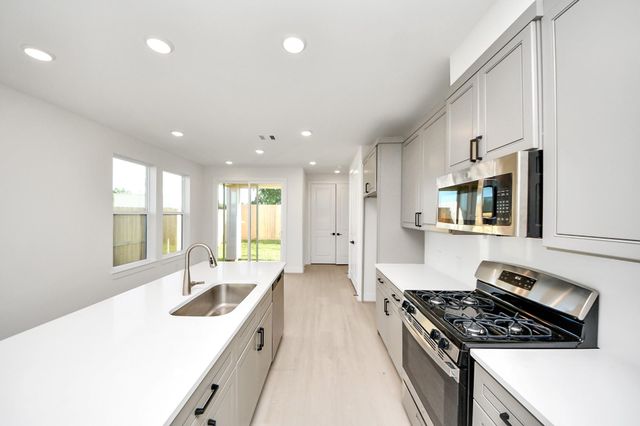 4335 Avron Drive, Stafford, TX 77477