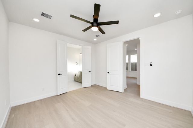 4335 Avron Drive, Stafford, TX 77477
