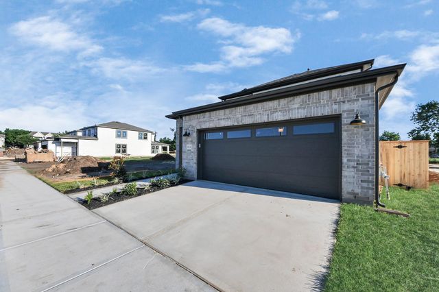 4335 Avron Drive, Stafford, TX 77477