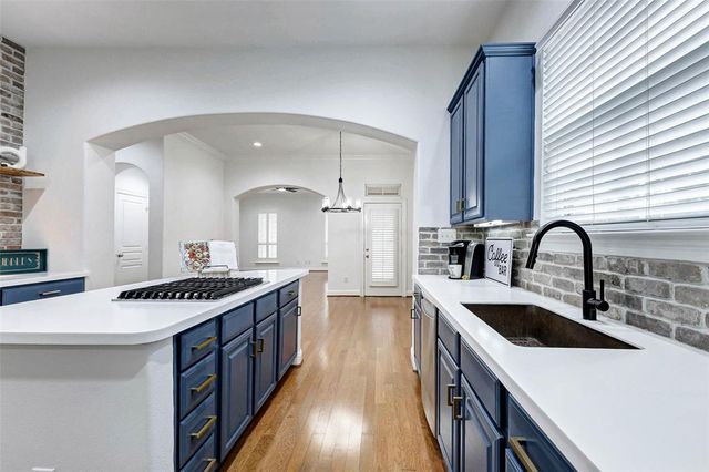 43 Versante Court, Houston, TX 77070