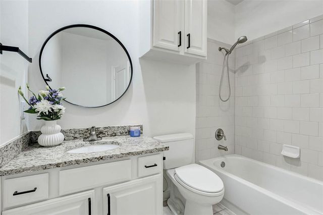 43 Versante Court, Houston, TX 77070