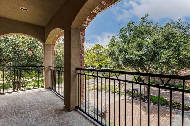 43 Versante Court, Houston, TX 77070
