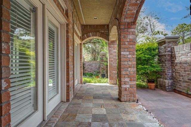 43 Versante Court, Houston, TX 77070