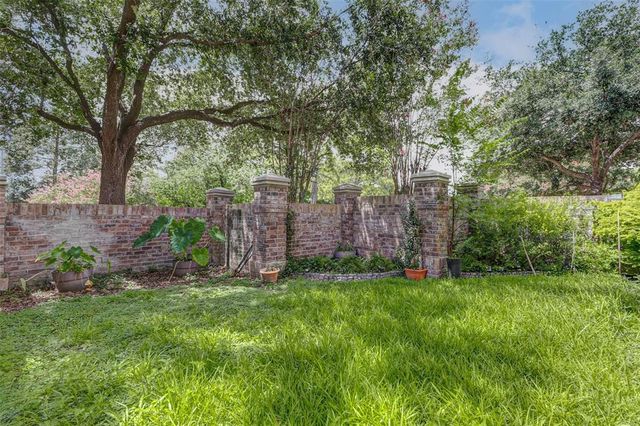 43 Versante Court, Houston, TX 77070