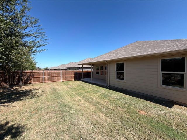 517 Bronze Circle W, Springtown, TX 76082