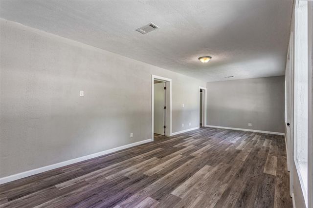 608 W Lobit Street, Baytown, TX 77520