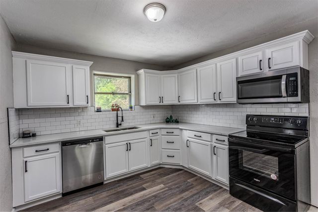 608 W Lobit Street, Baytown, TX 77520