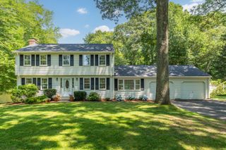 29 Flintlock Road, Madison, CT 06443