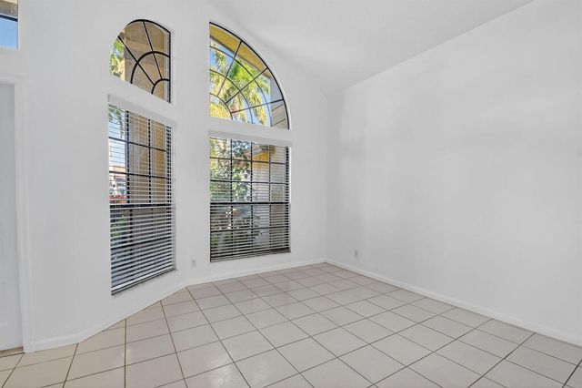 172 Monterey Way, Royal Palm Beach, FL 33411