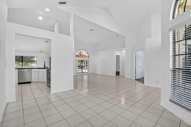 172 Monterey Way, Royal Palm Beach, FL 33411
