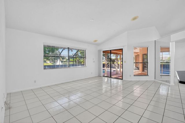 172 Monterey Way, Royal Palm Beach, FL 33411