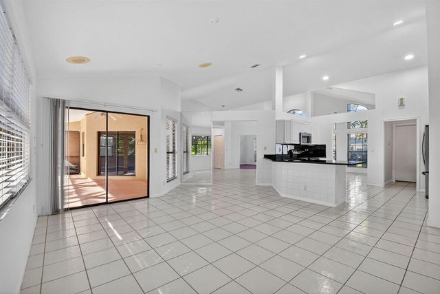 172 Monterey Way, Royal Palm Beach, FL 33411