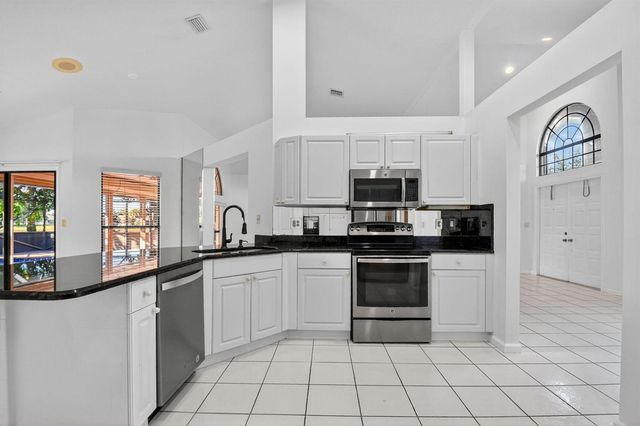 172 Monterey Way, Royal Palm Beach, FL 33411