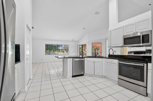 172 Monterey Way, Royal Palm Beach, FL 33411