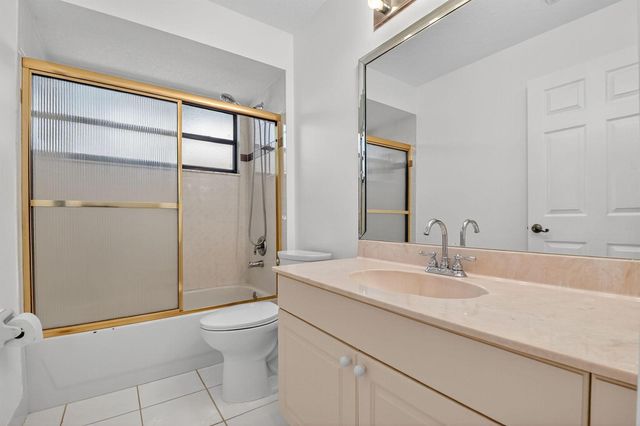 172 Monterey Way, Royal Palm Beach, FL 33411