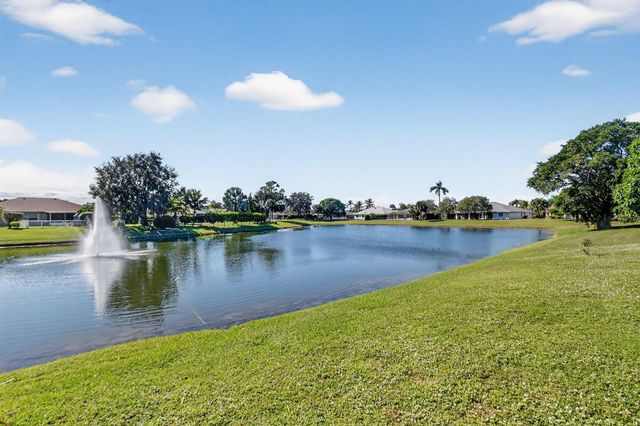 172 Monterey Way, Royal Palm Beach, FL 33411