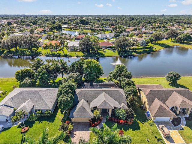 172 Monterey Way, Royal Palm Beach, FL 33411