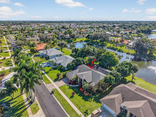 172 Monterey Way, Royal Palm Beach, FL 33411