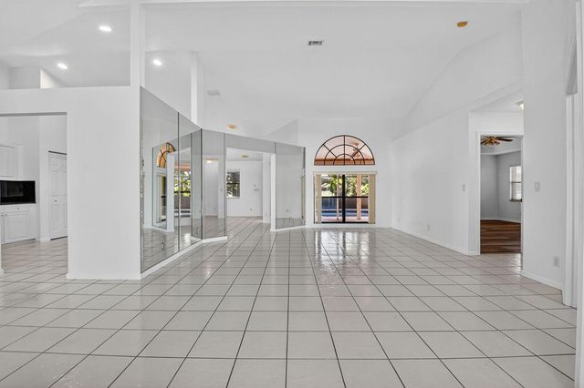 172 Monterey Way, Royal Palm Beach, FL 33411