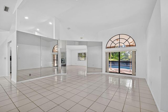 172 Monterey Way, Royal Palm Beach, FL 33411